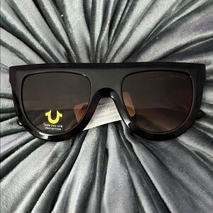 True Religion Classic dark brown Y2K Sunglasses
